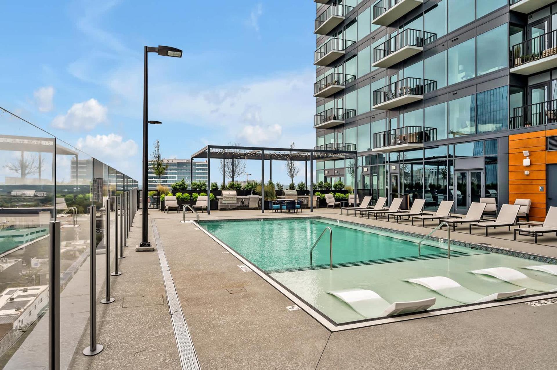 High-Rise Apt Raleigh Free Parking & Sunset View 1 Eksteriør billede