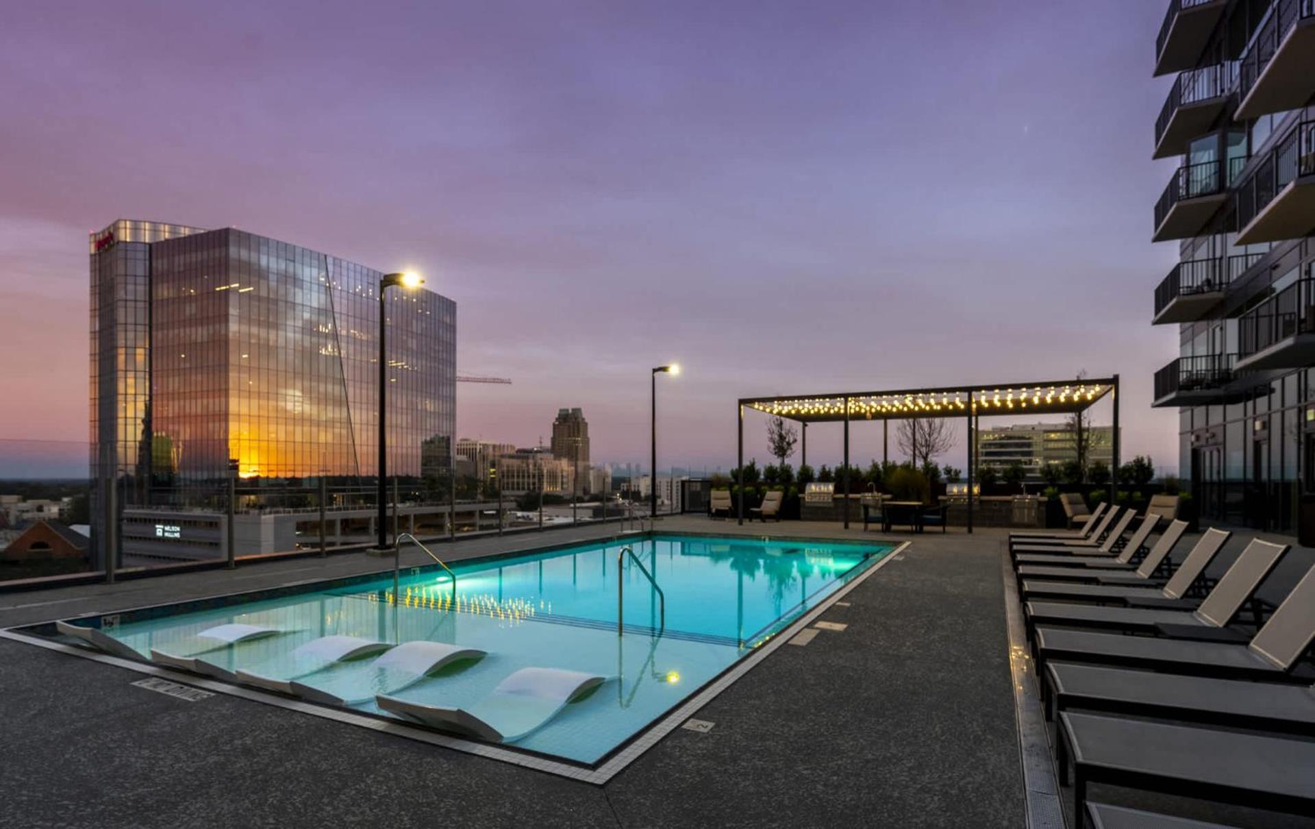 High-Rise Apt Raleigh Free Parking & Sunset View 1 Eksteriør billede