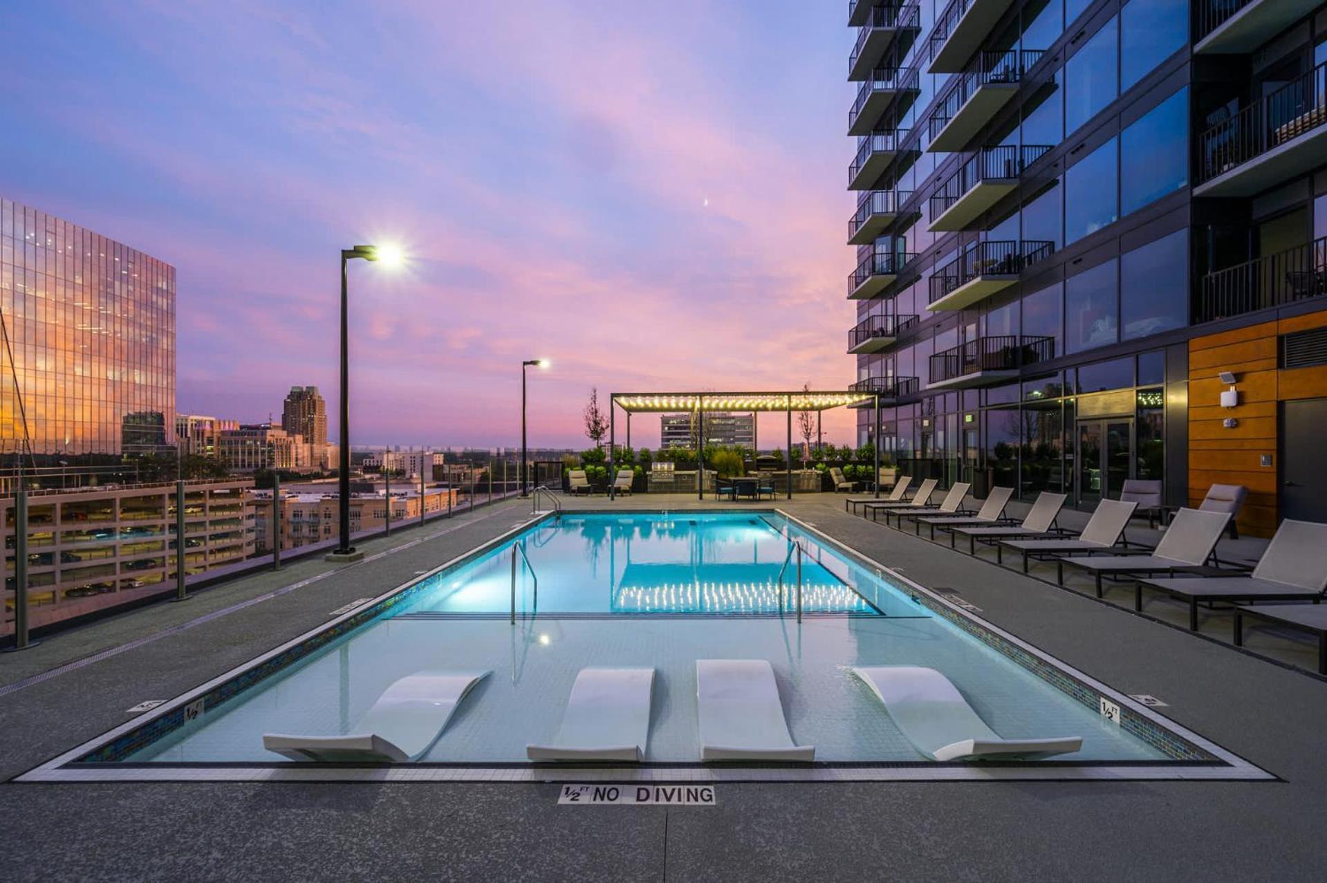 High-Rise Apt Raleigh Free Parking & Sunset View 1 Eksteriør billede